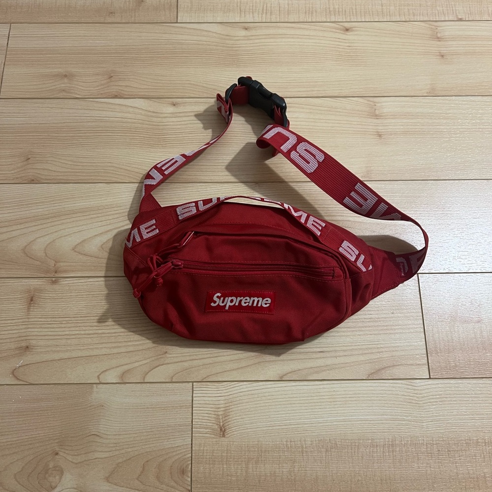 (SS18) RED SUPREME FANNY PACK